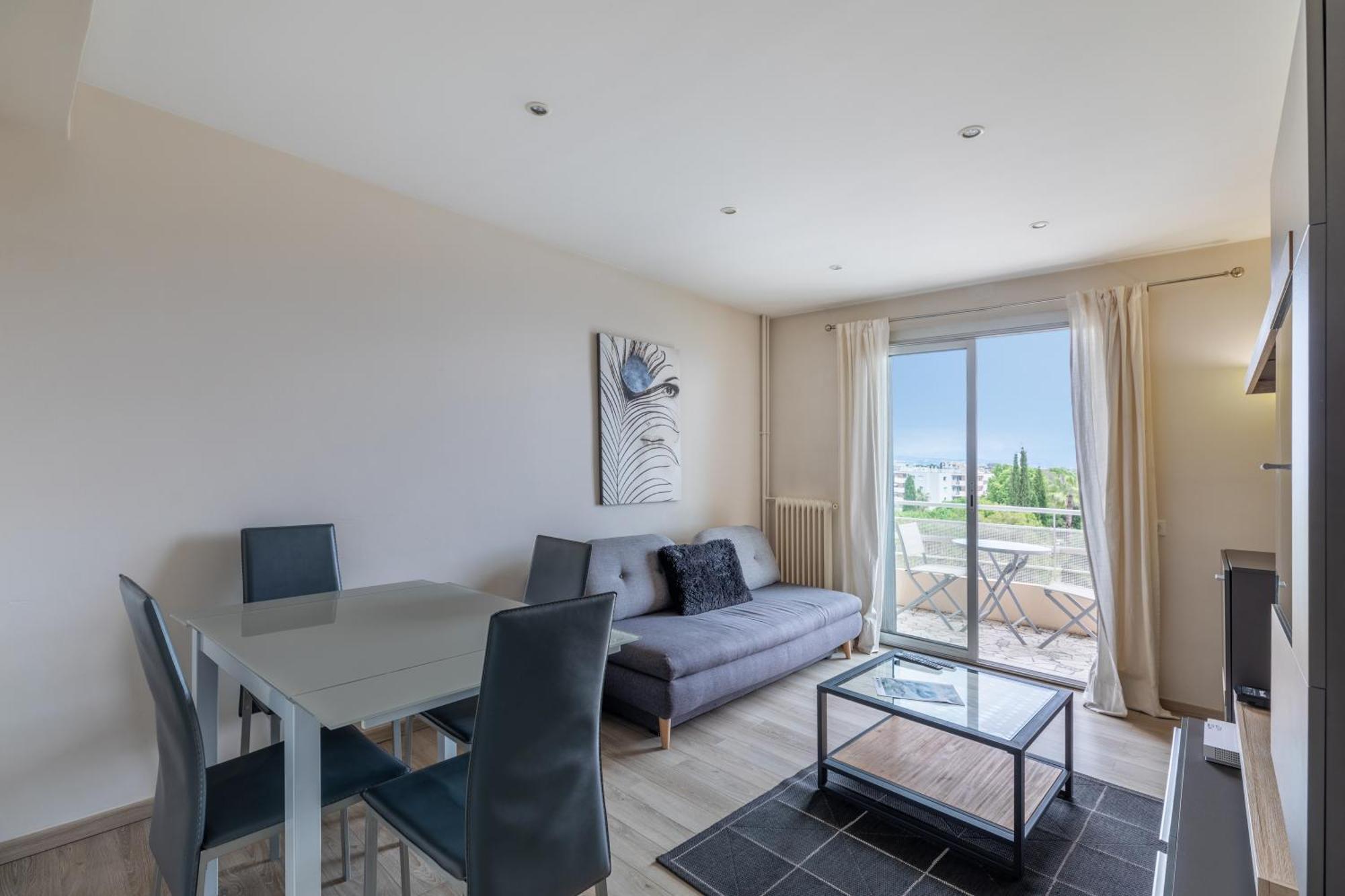 Vue Mer, Terrasse, 5 Min Du Centre * Antibes